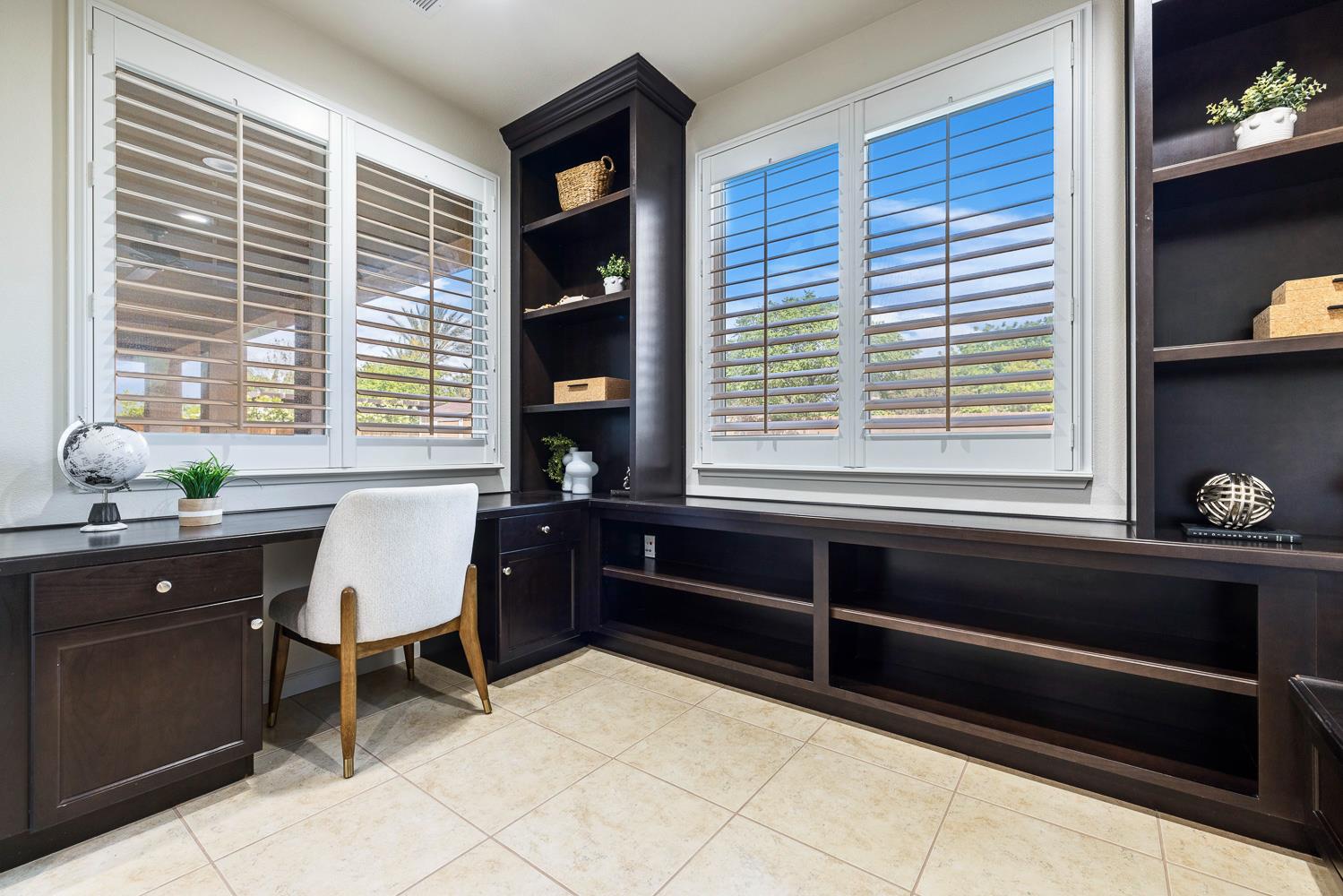 1945 N Emil Ave, Clovis, CA 93619