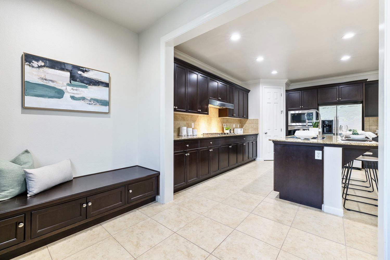 1945 N Emil Ave, Clovis, CA 93619