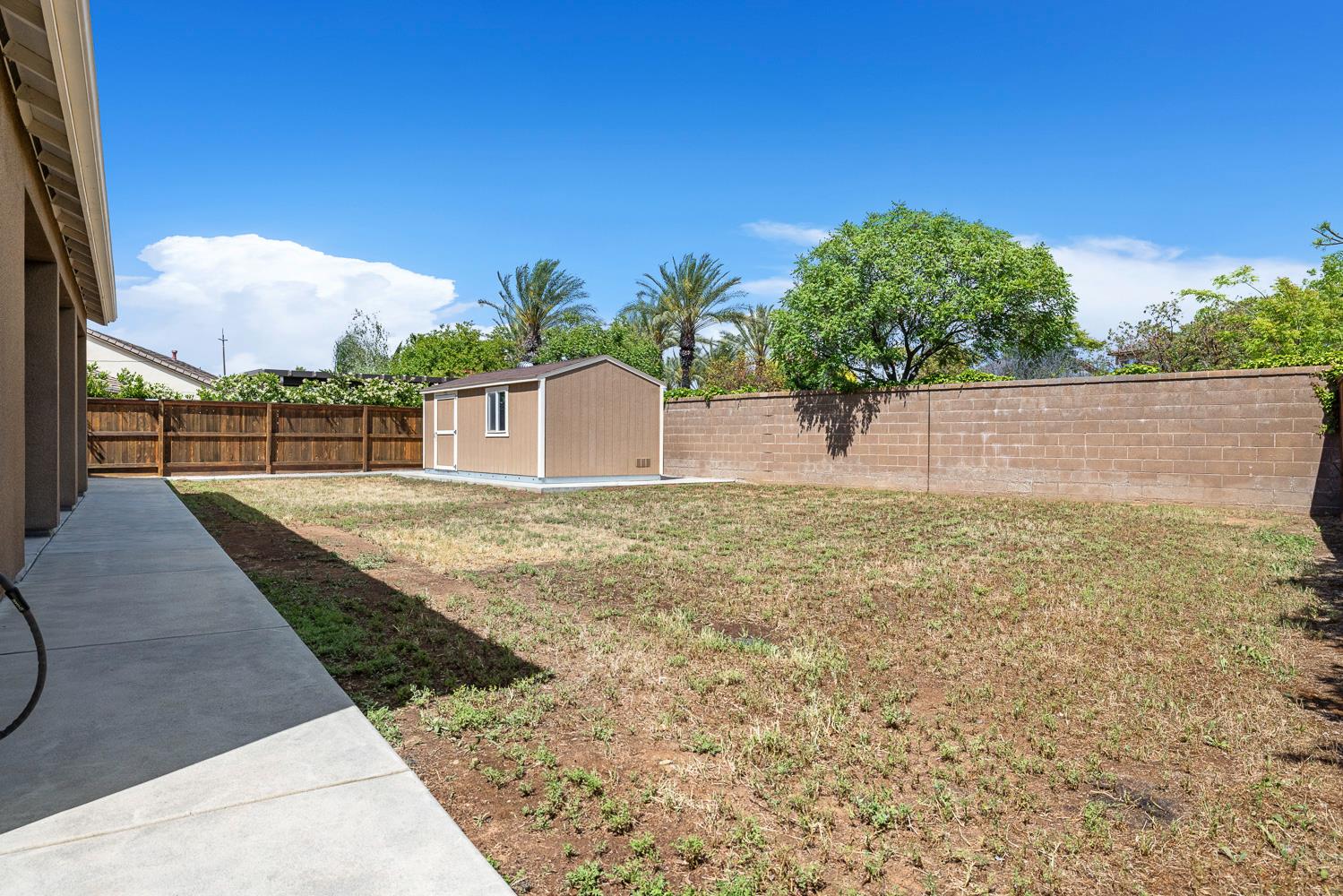 1945 N Emil Ave, Clovis, CA 93619