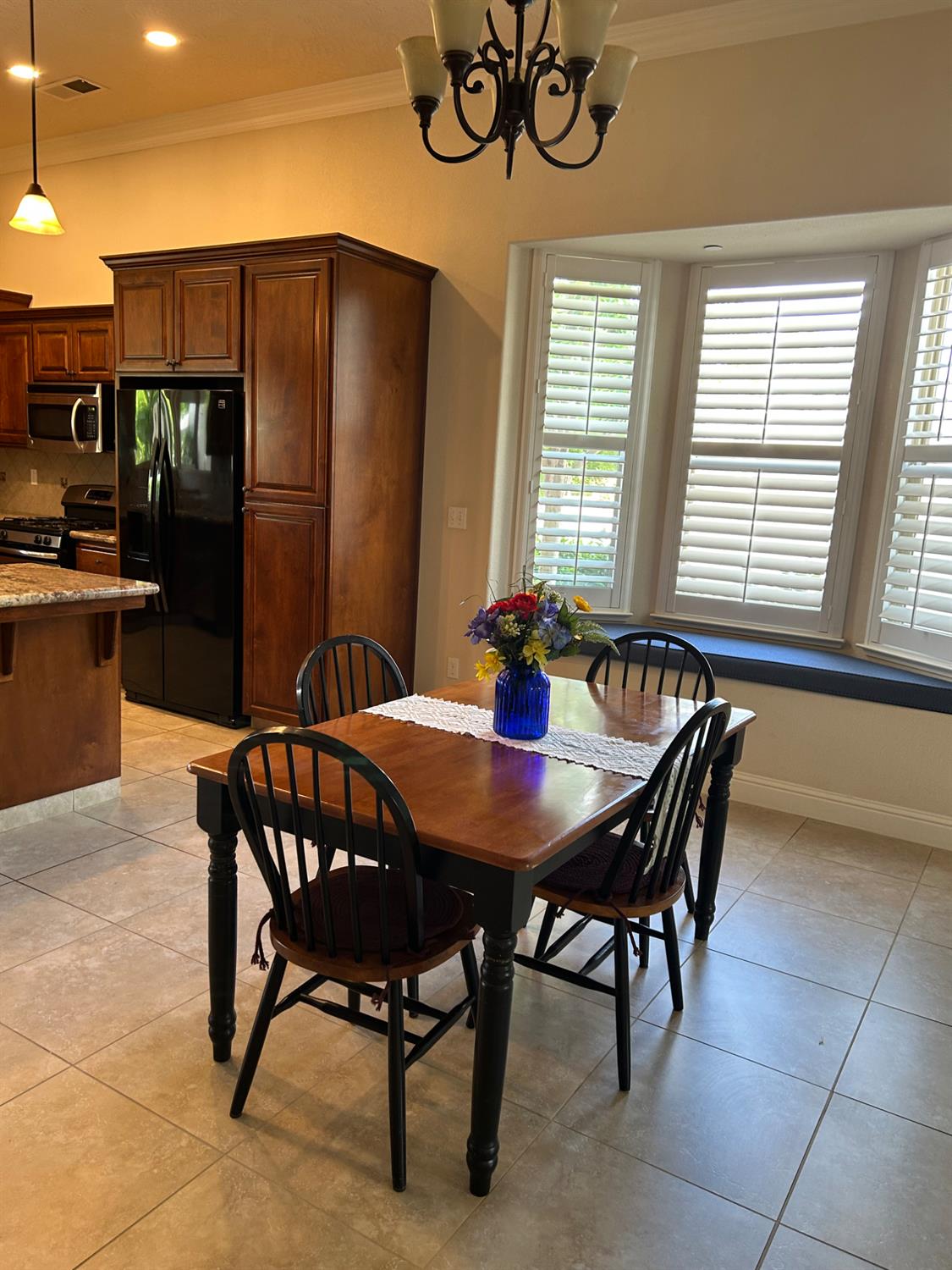 2877 23rd Ct, Kingsburg, CA 93631