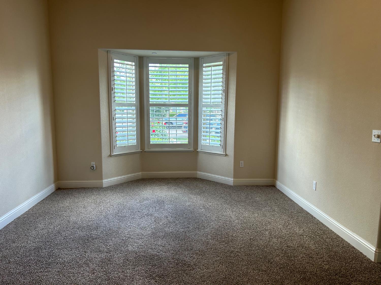 2877 23rd Ct, Kingsburg, CA 93631