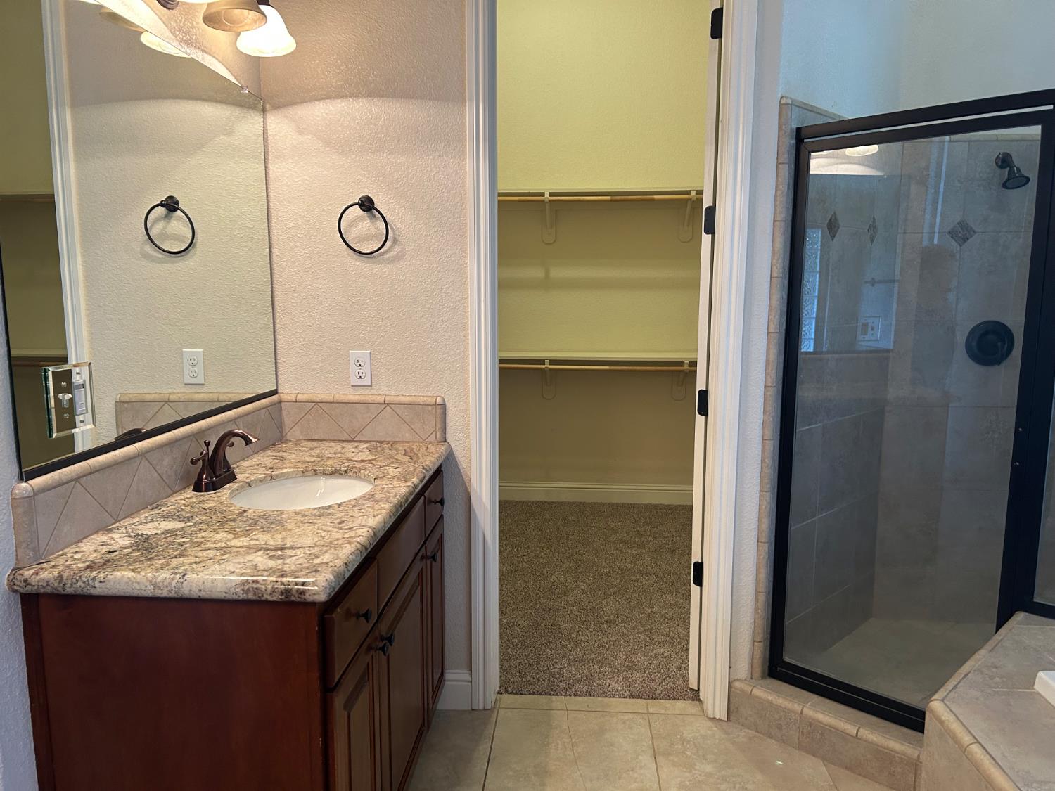 2877 23rd Ct, Kingsburg, CA 93631