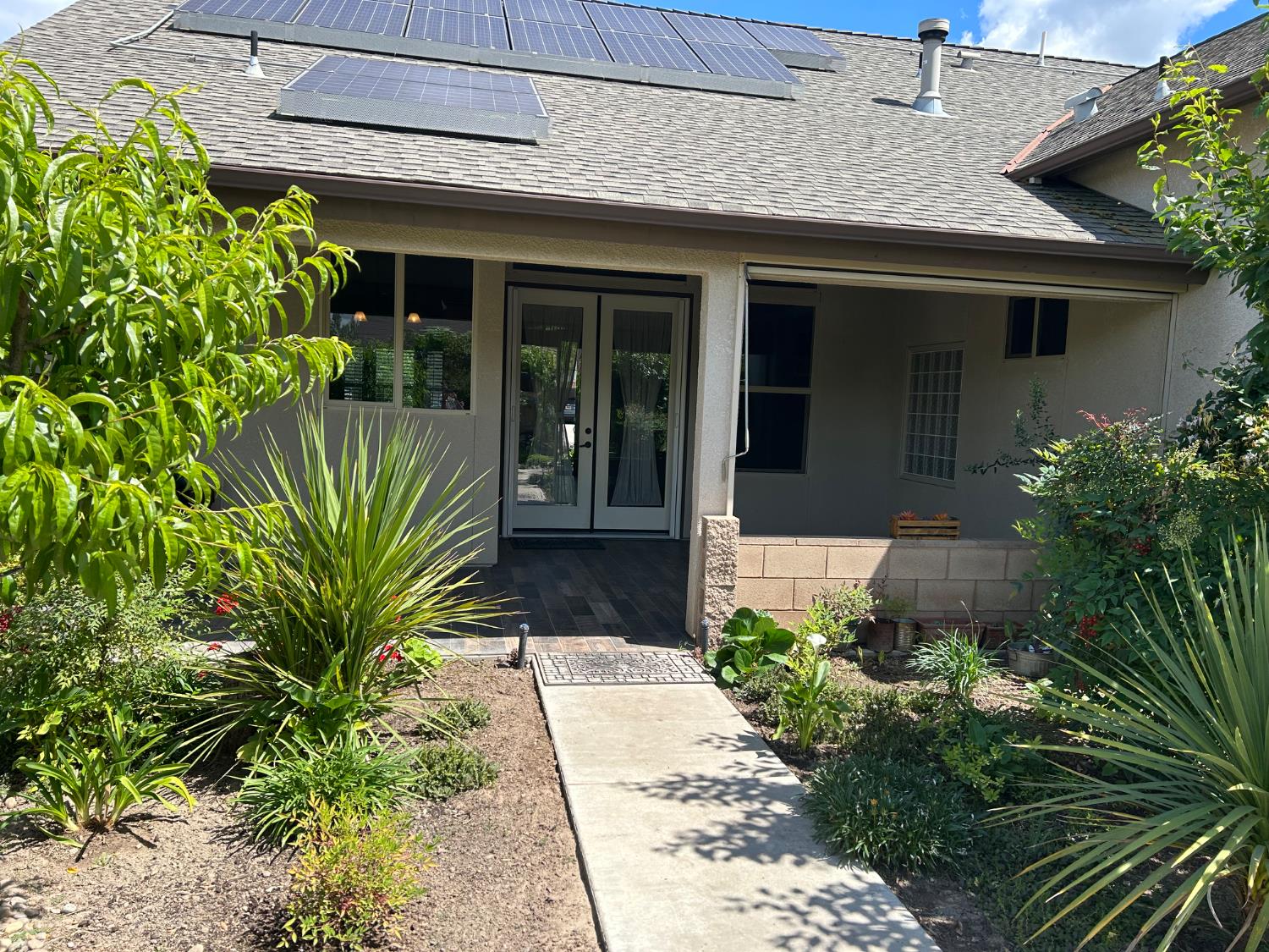 2877 23rd Ct, Kingsburg, CA 93631