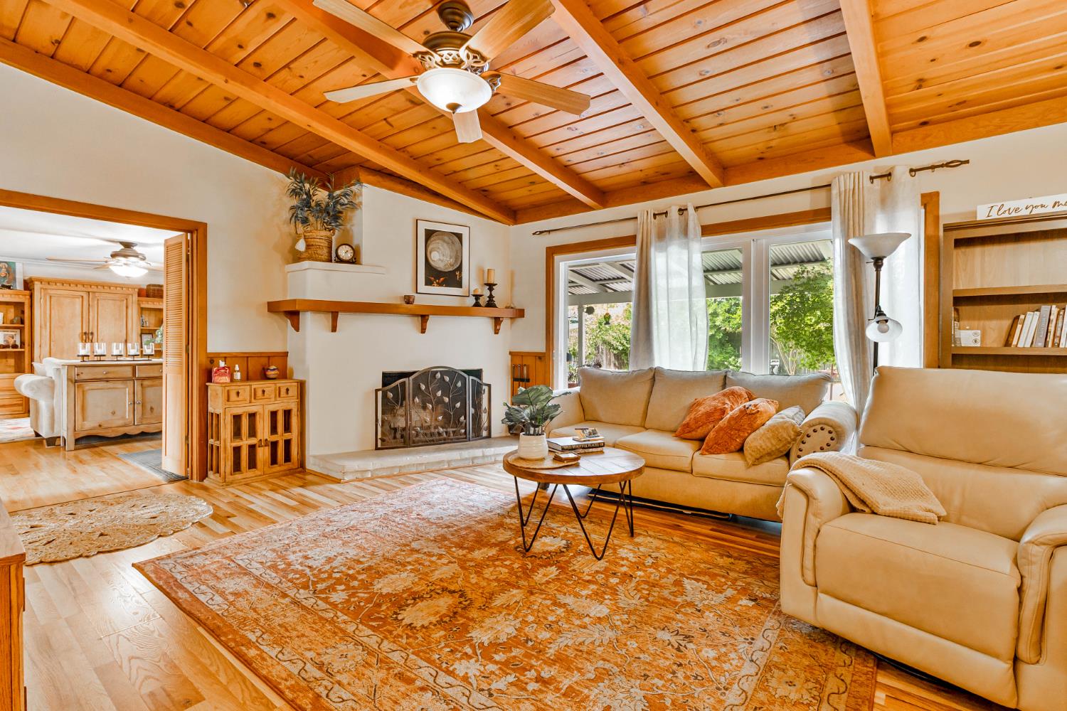 218 W Fountain Way, Fresno, CA 93705