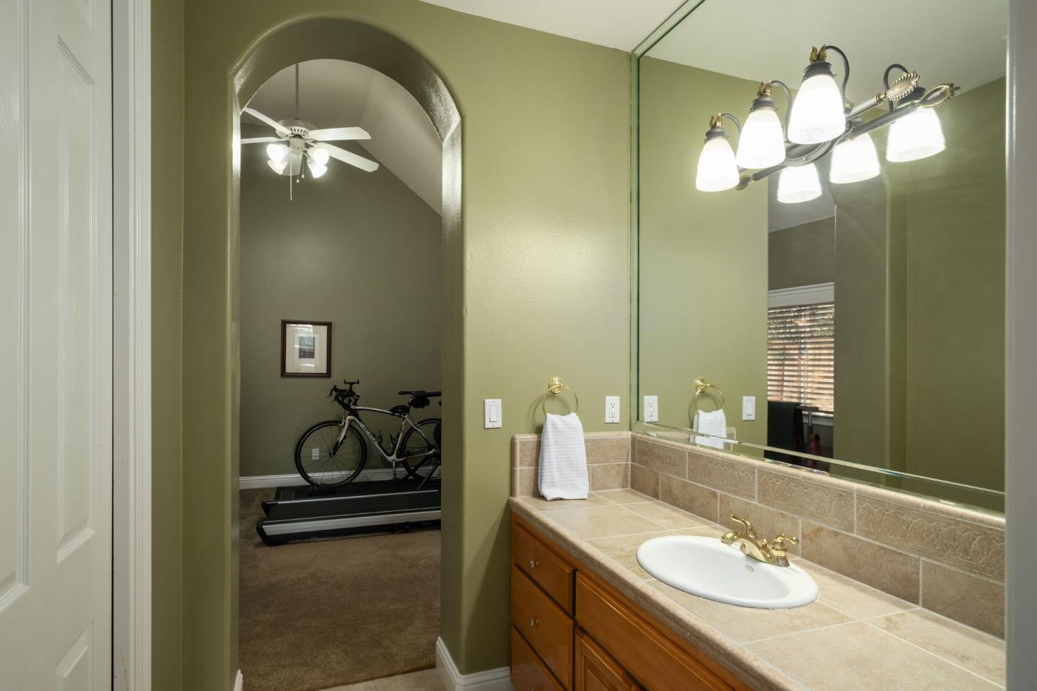 3386 E Via Monte Verdi Ave, Clovis, CA 93619