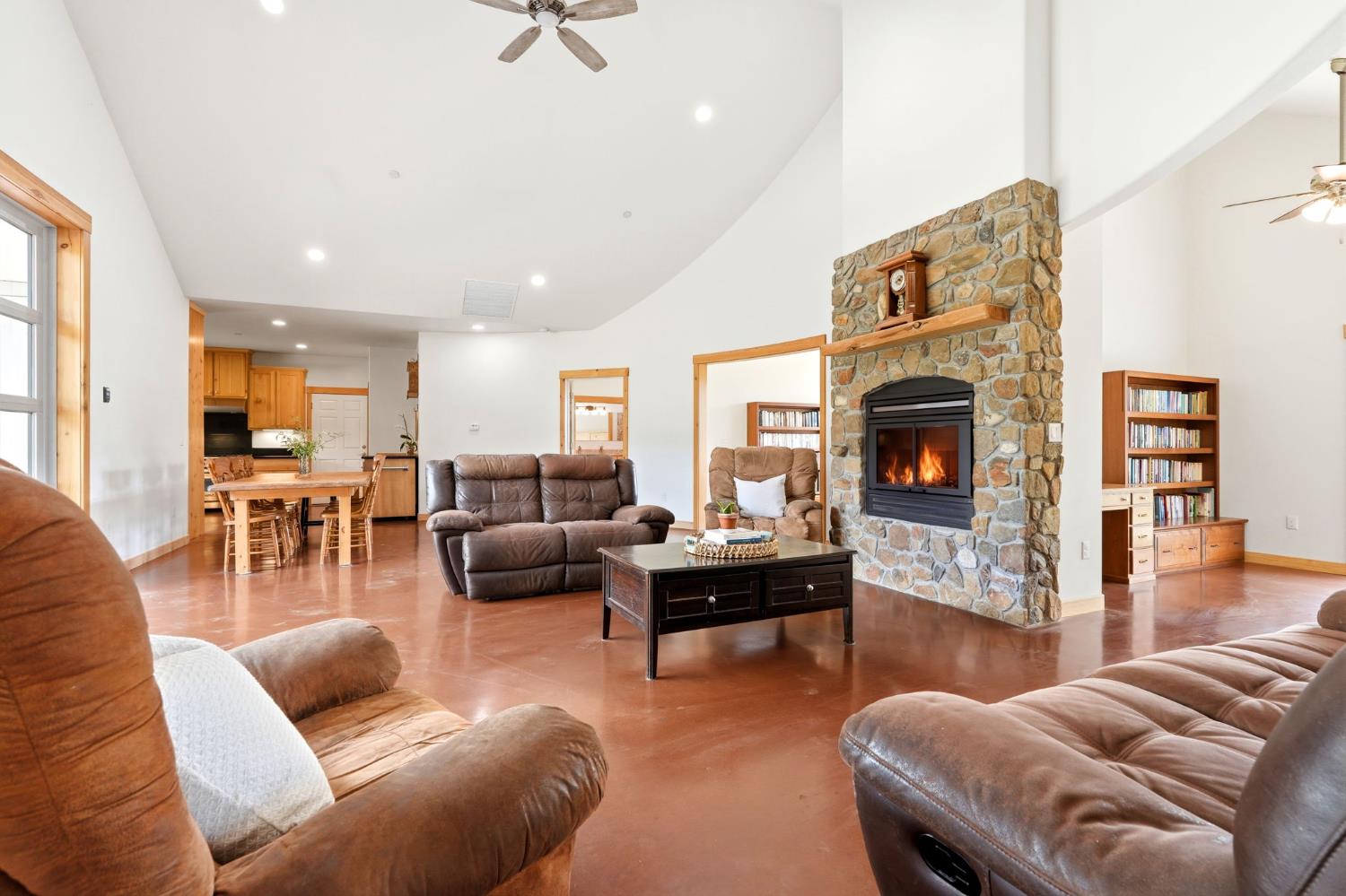 39348 Dunlap Rd, Yokuts Valley, CA 93675