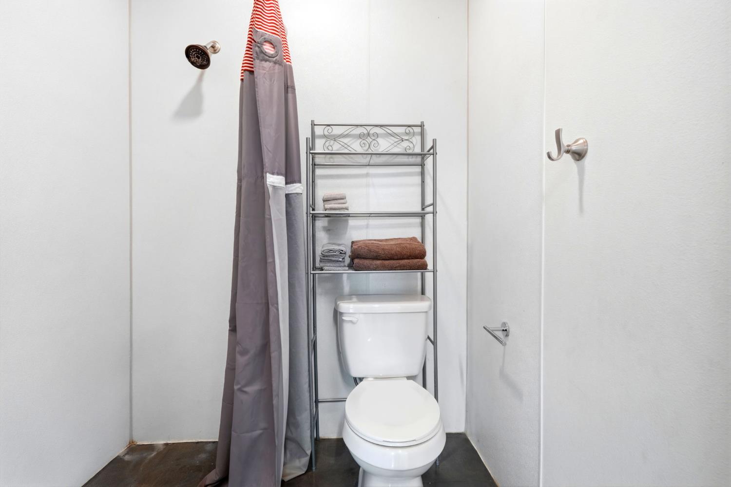 39348 Dunlap Rd, Yokuts Valley, CA 93675