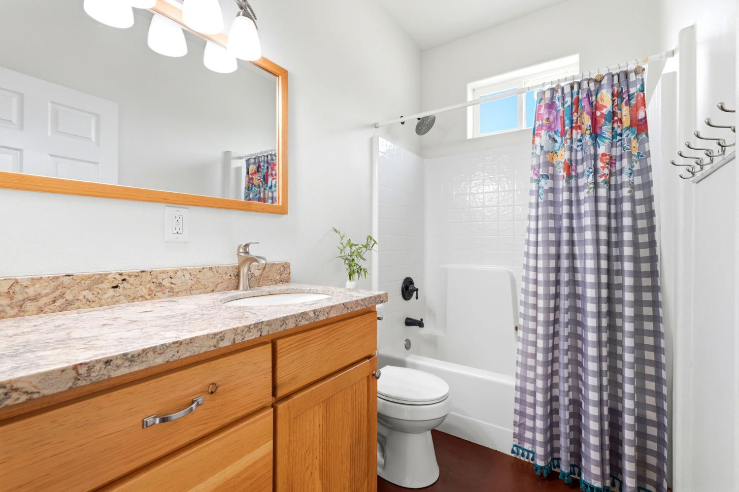 39348 Dunlap Rd, Yokuts Valley, CA 93675