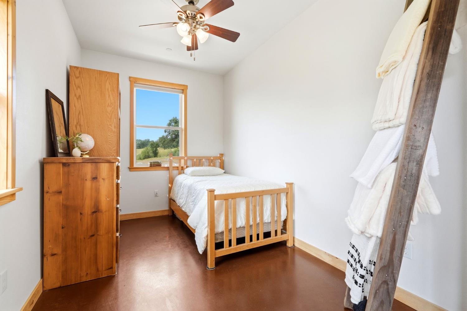 39348 Dunlap Rd, Yokuts Valley, CA 93675