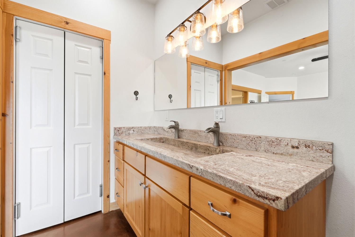 39348 Dunlap Rd, Yokuts Valley, CA 93675