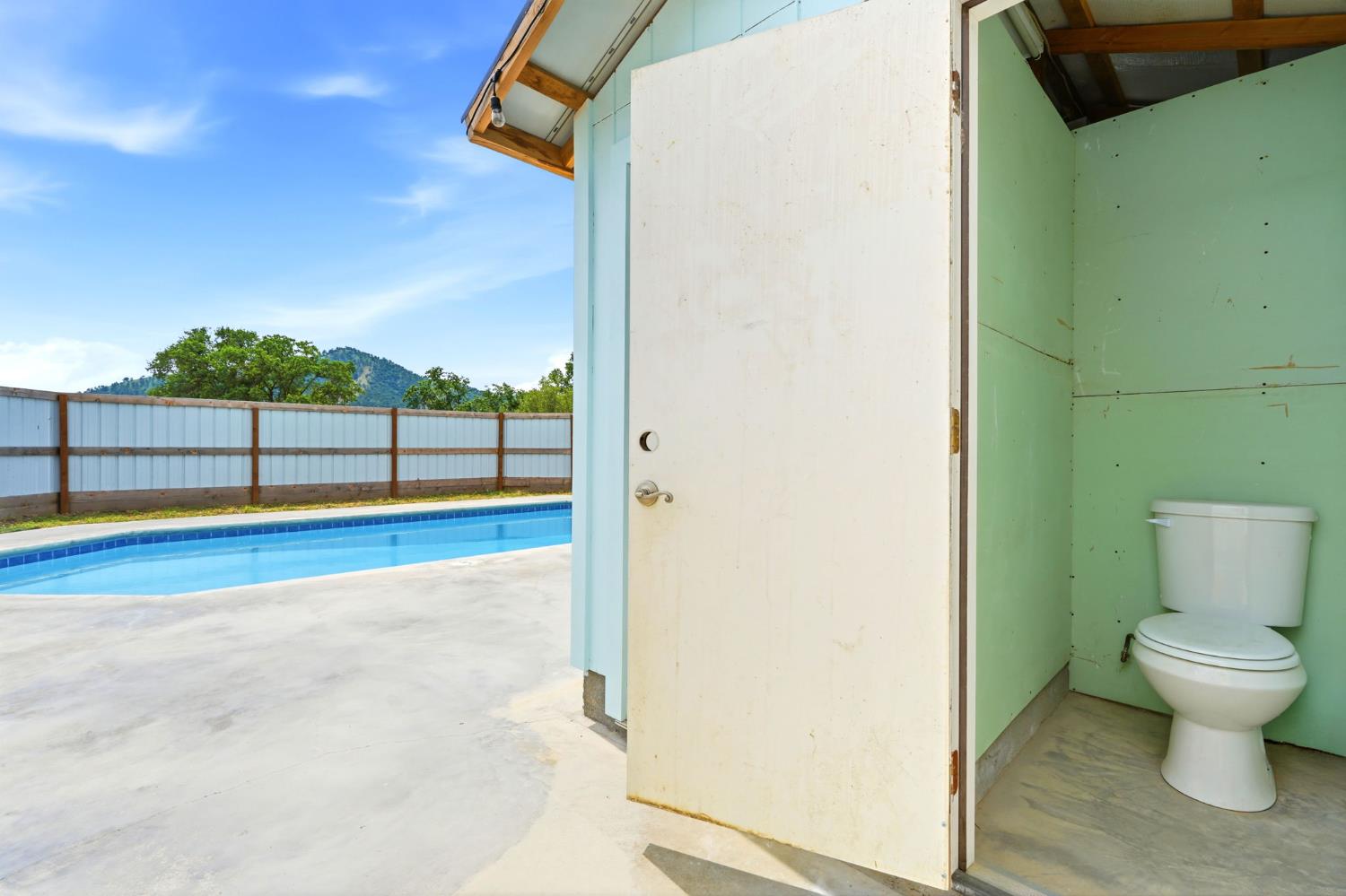 39348 Dunlap Rd, Yokuts Valley, CA 93675