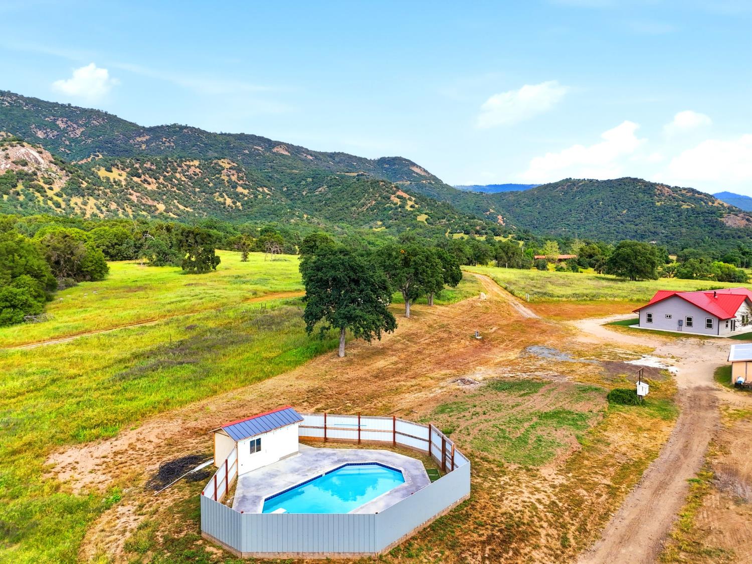 39348 Dunlap Rd, Yokuts Valley, CA 93675