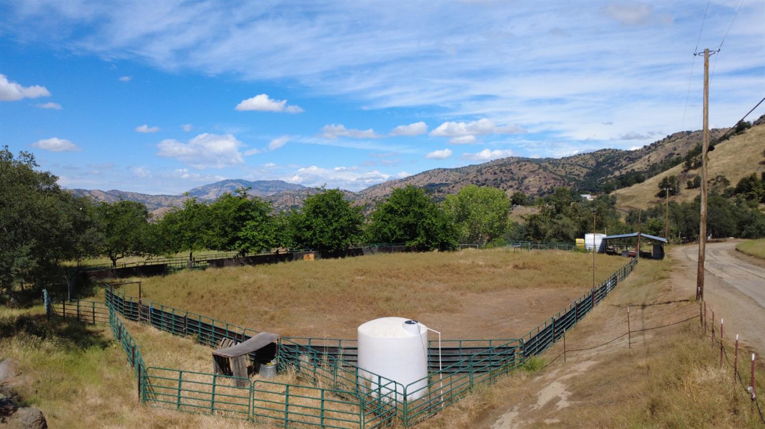 39569 Clover Ln, Yokuts Valley, CA 93675