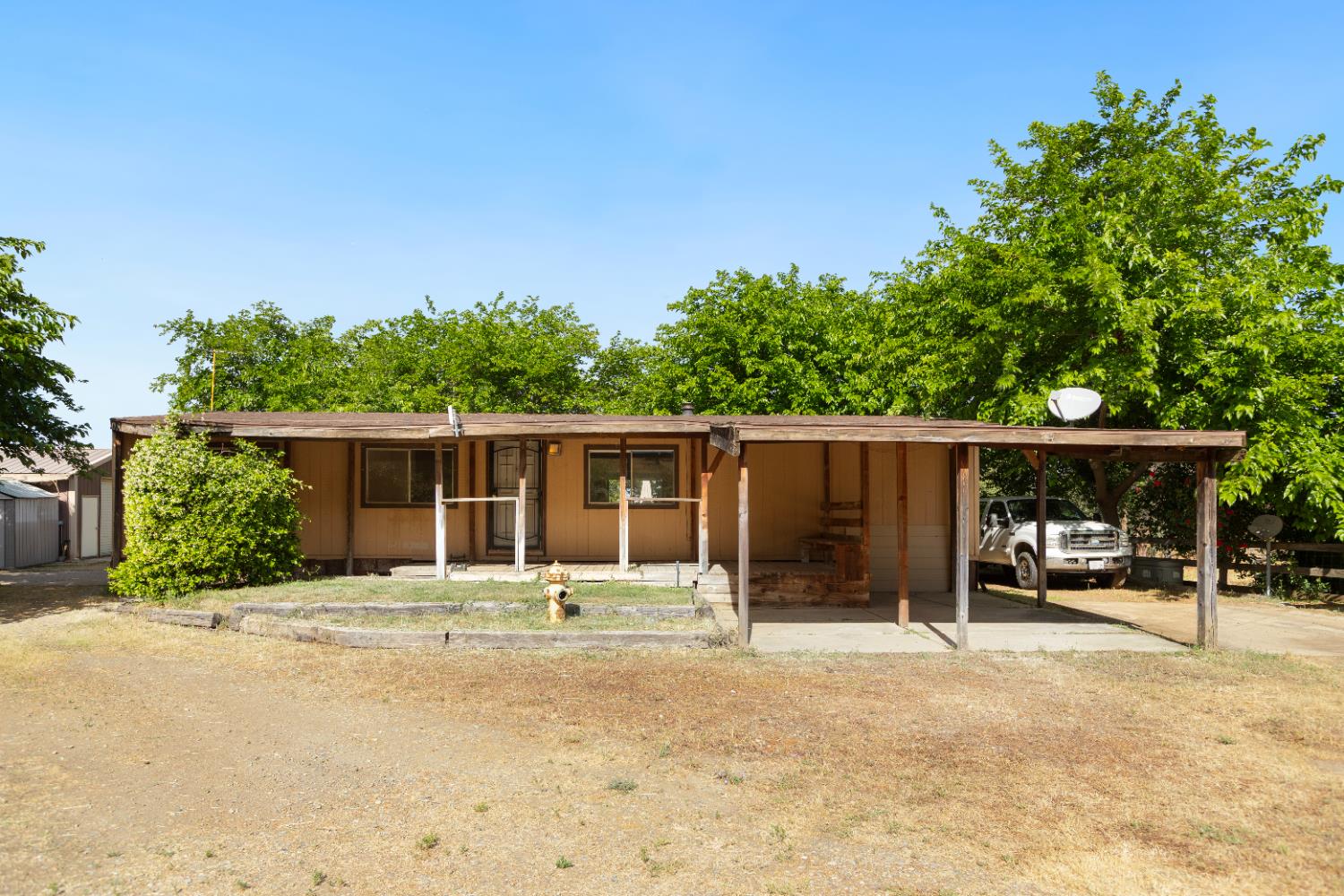 39569 Clover Ln, Yokuts Valley, CA 93675