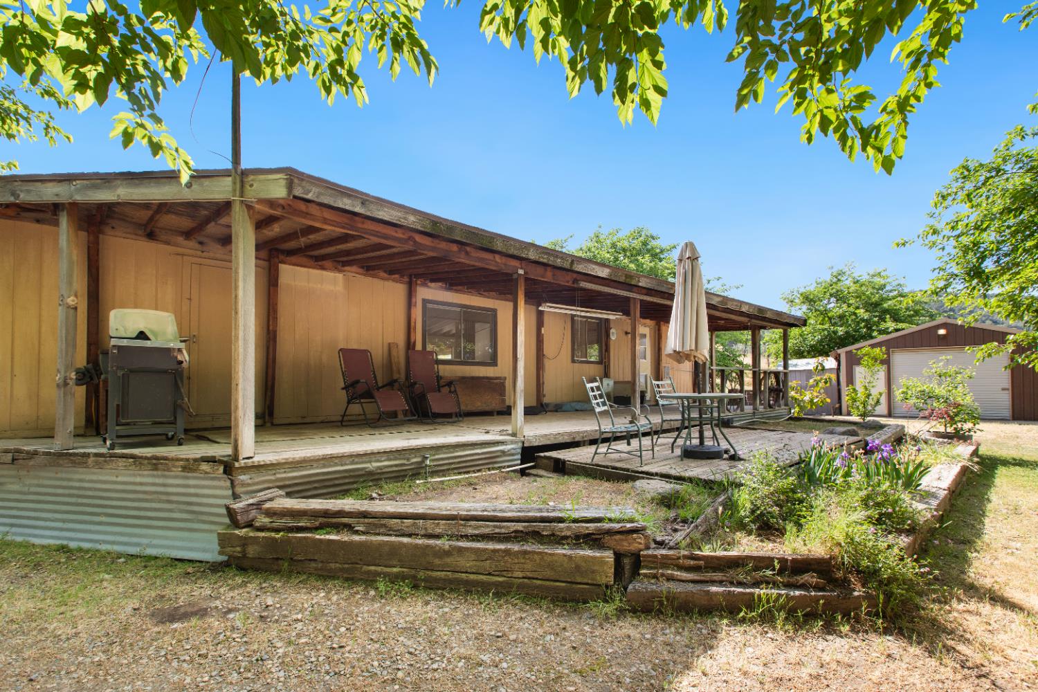 39569 Clover Ln, Yokuts Valley, CA 93675