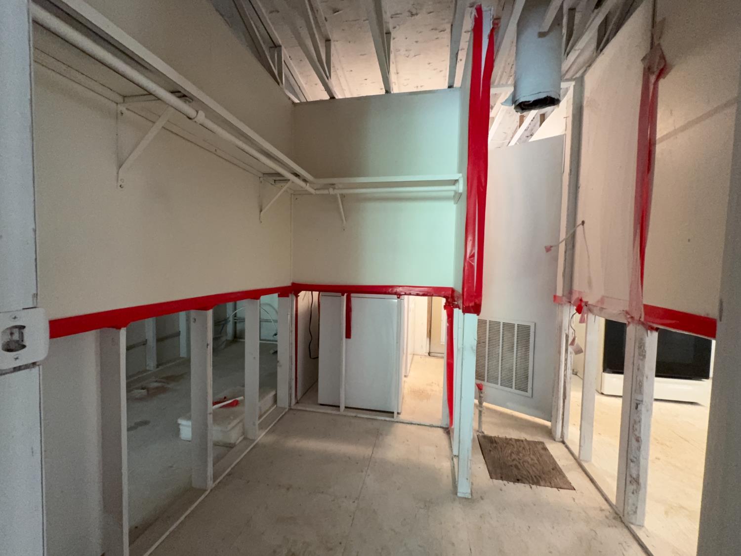 39569 Clover Ln, Yokuts Valley, CA 93675