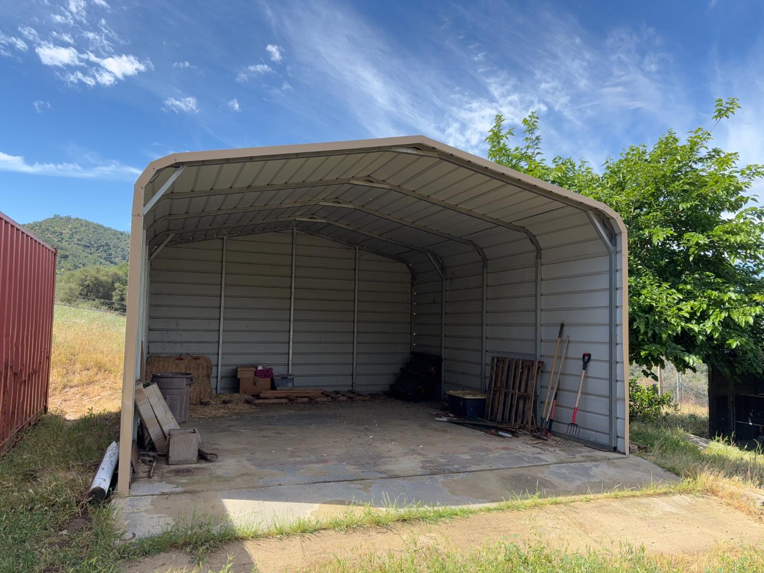 39569 Clover Ln, Yokuts Valley, CA 93675