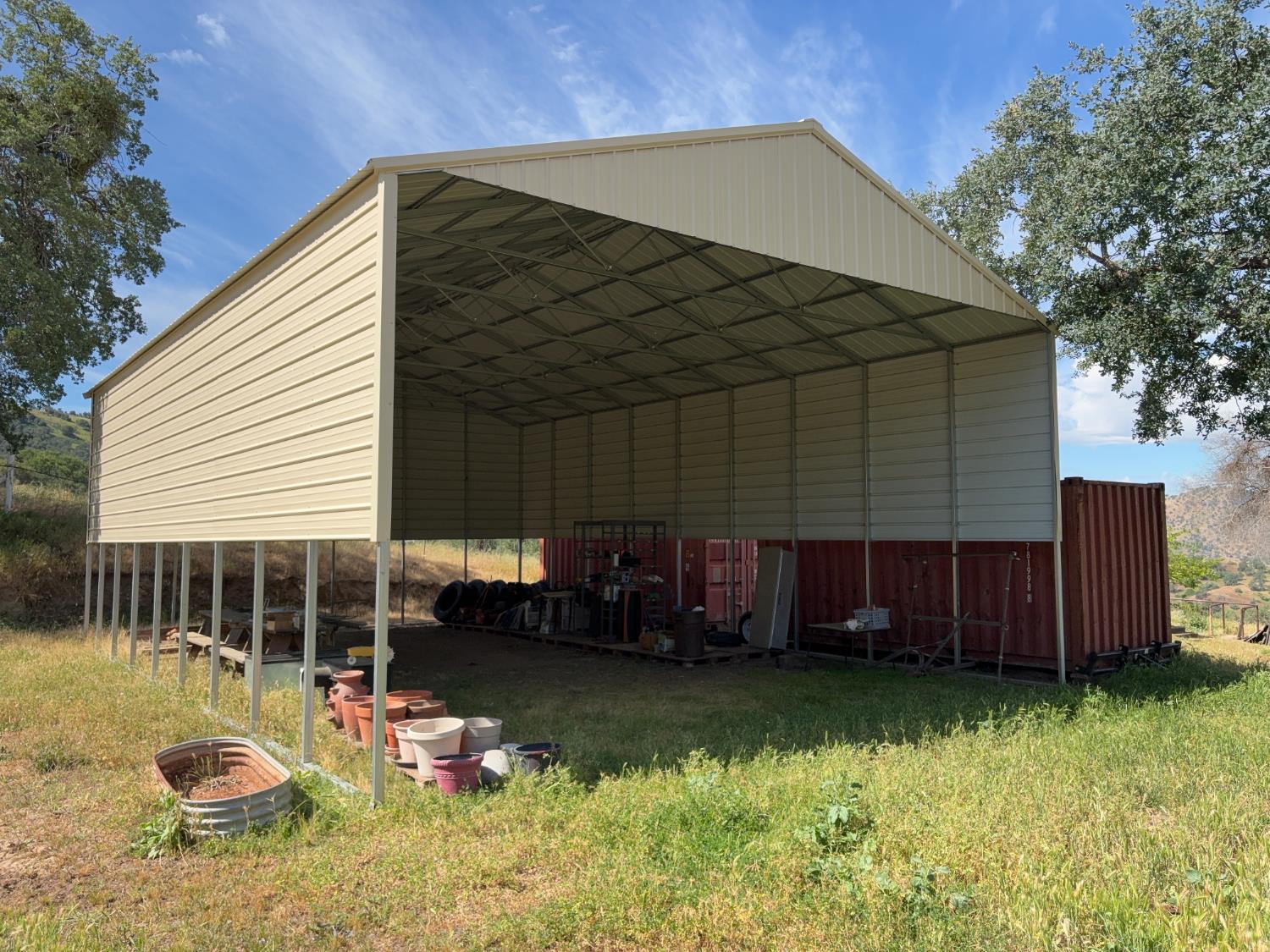 39569 Clover Ln, Yokuts Valley, CA 93675