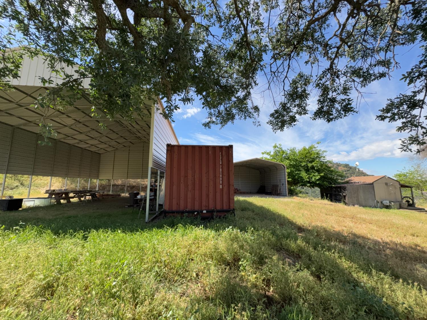 39569 Clover Ln, Yokuts Valley, CA 93675