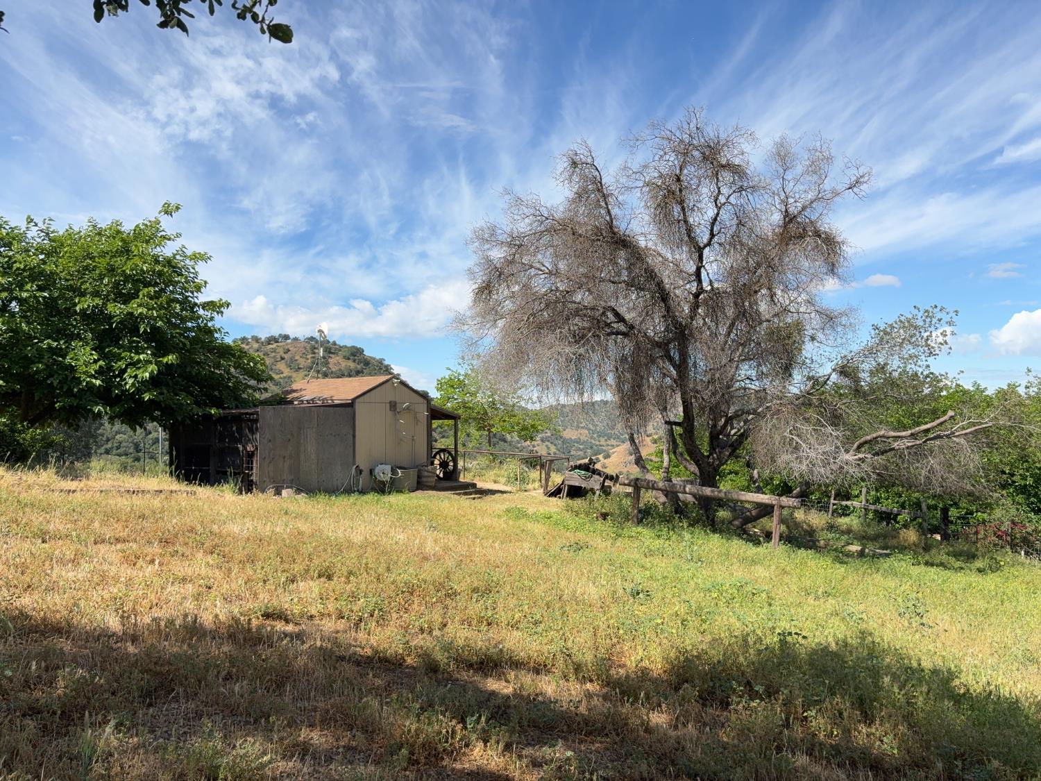 39569 Clover Ln, Yokuts Valley, CA 93675