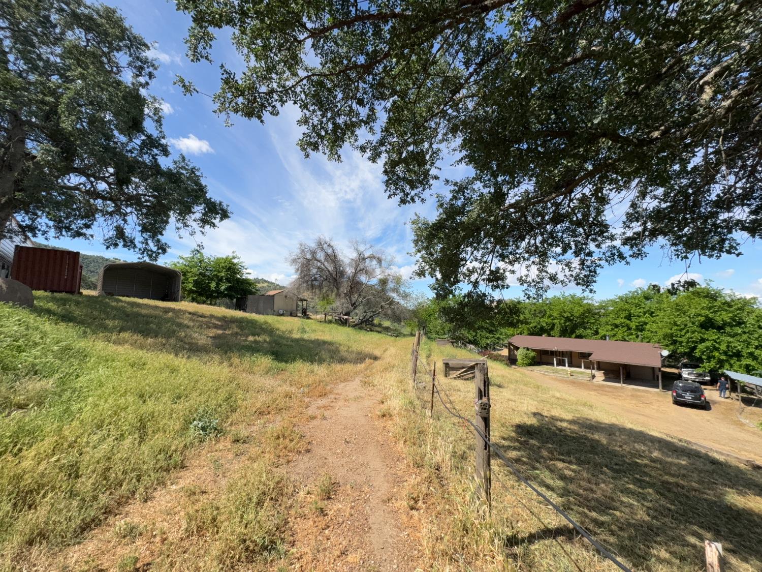 39569 Clover Ln, Yokuts Valley, CA 93675