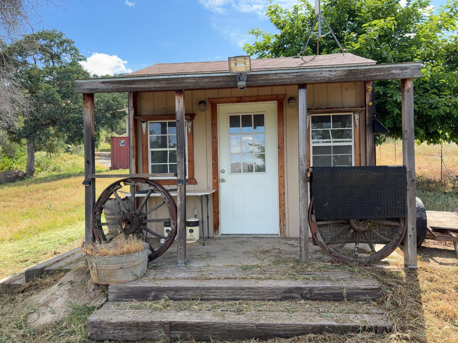 39569 Clover Ln, Yokuts Valley, CA 93675