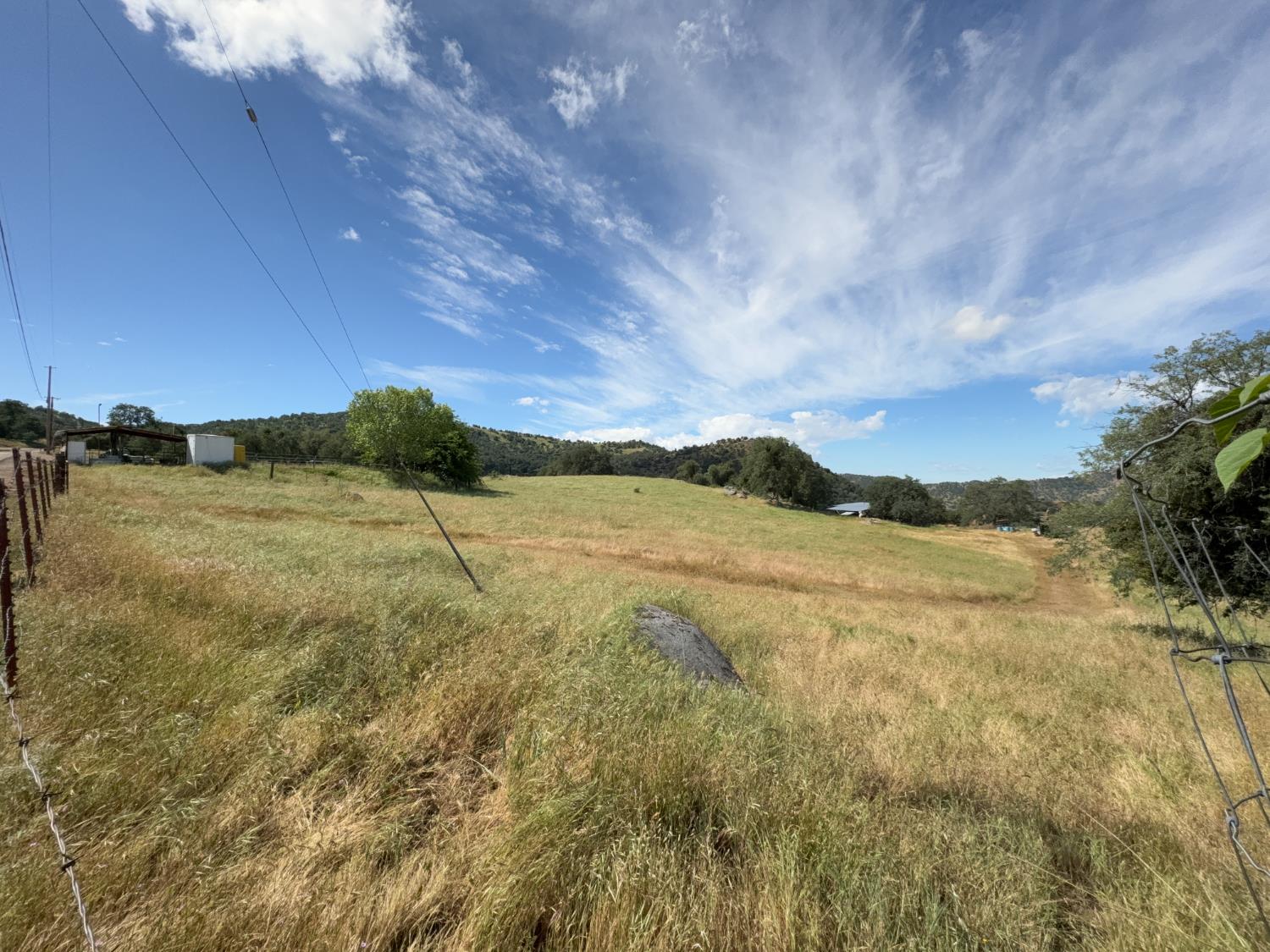 39569 Clover Ln, Yokuts Valley, CA 93675