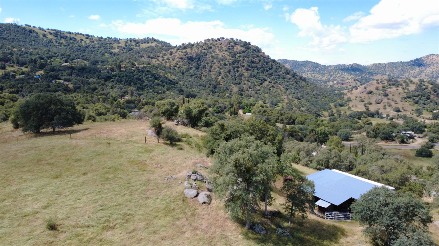 39569 Clover Ln, Yokuts Valley, CA 93675