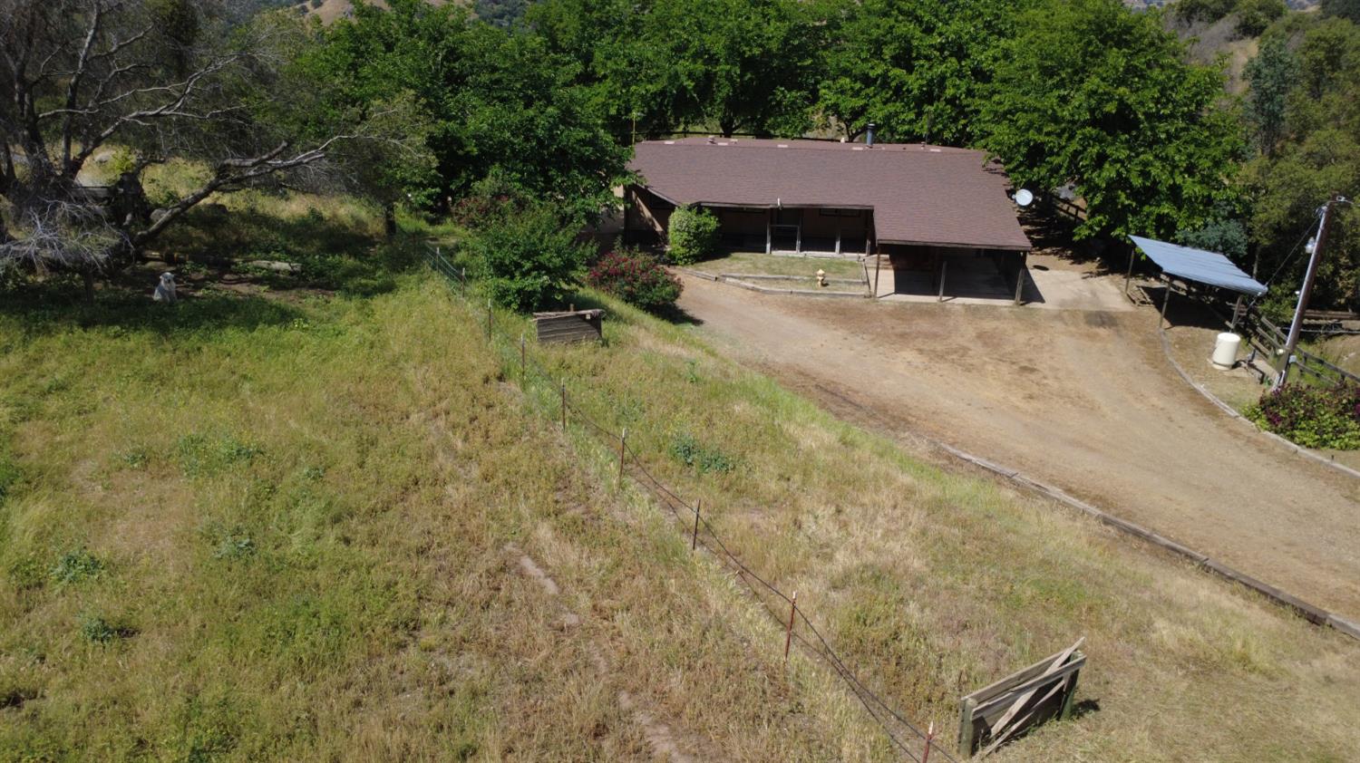 39569 Clover Ln, Yokuts Valley, CA 93675