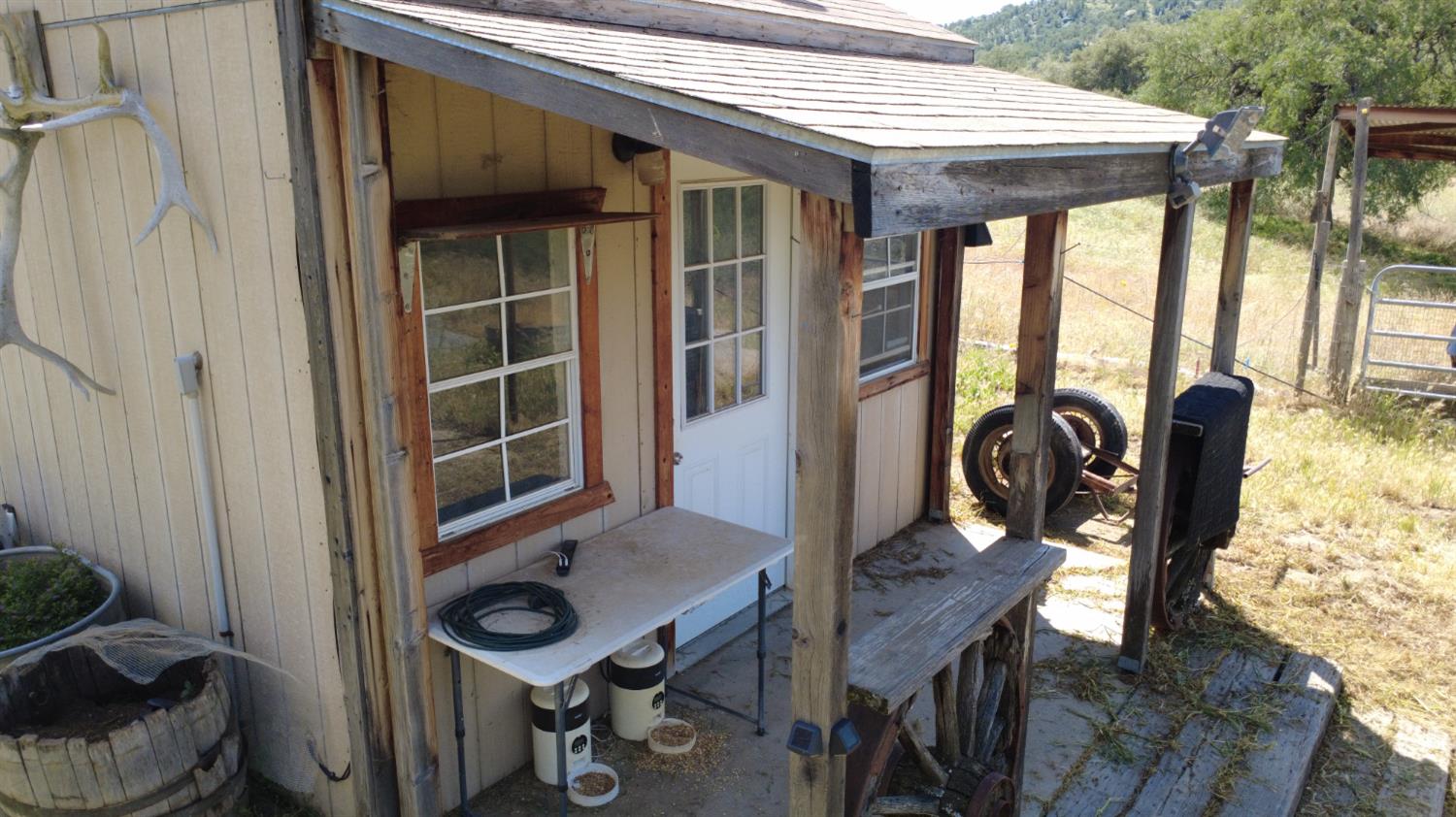 39569 Clover Ln, Yokuts Valley, CA 93675