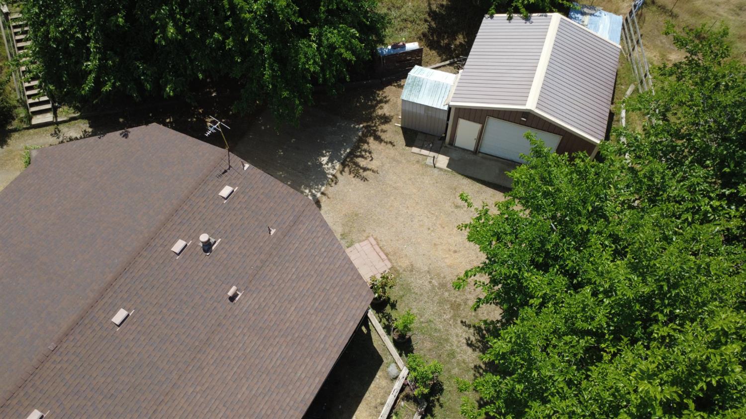 39569 Clover Ln, Yokuts Valley, CA 93675