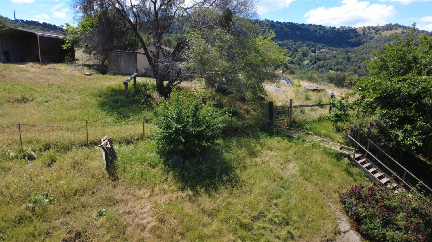 39569 Clover Ln, Yokuts Valley, CA 93675