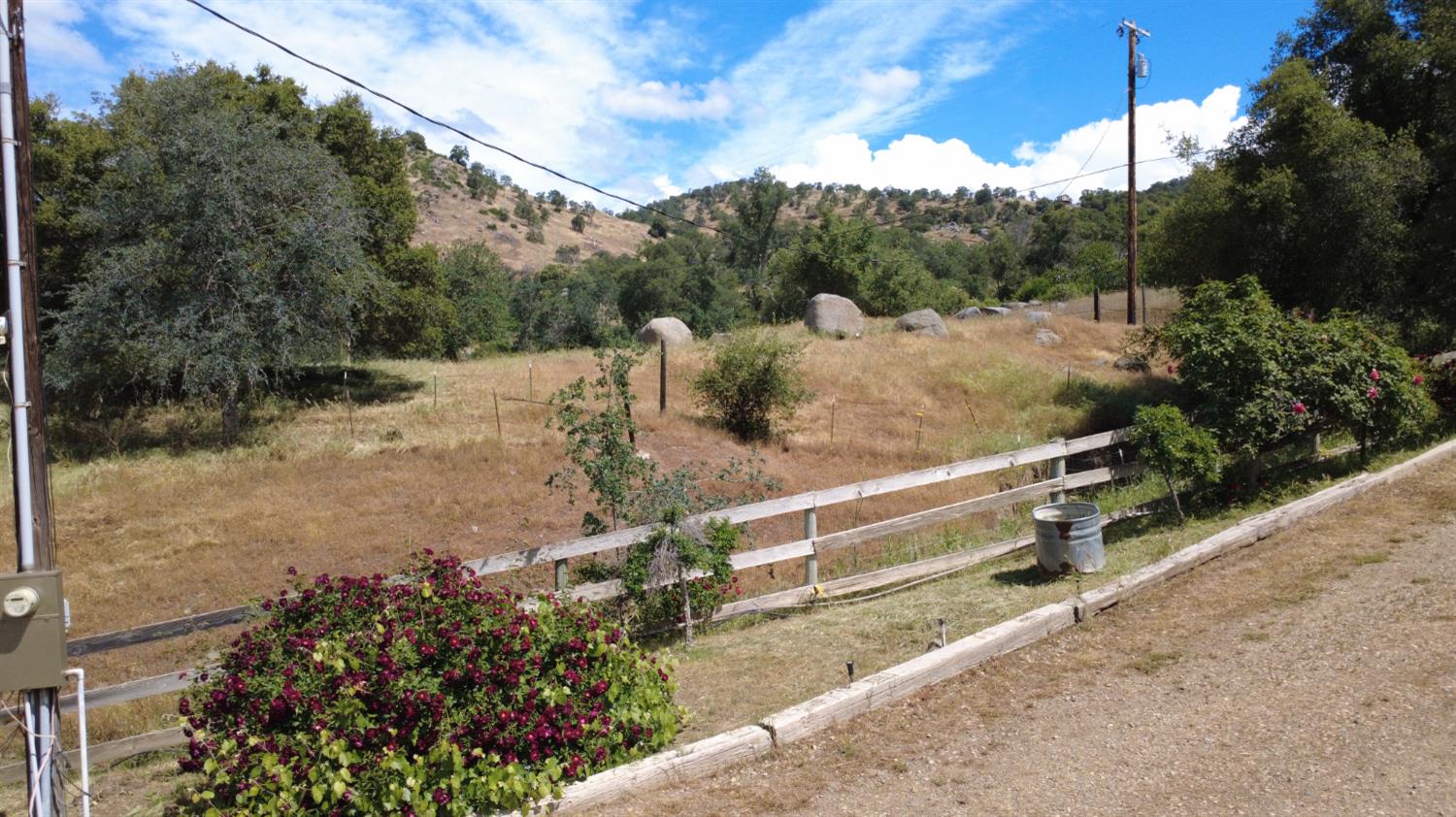 39569 Clover Ln, Yokuts Valley, CA 93675