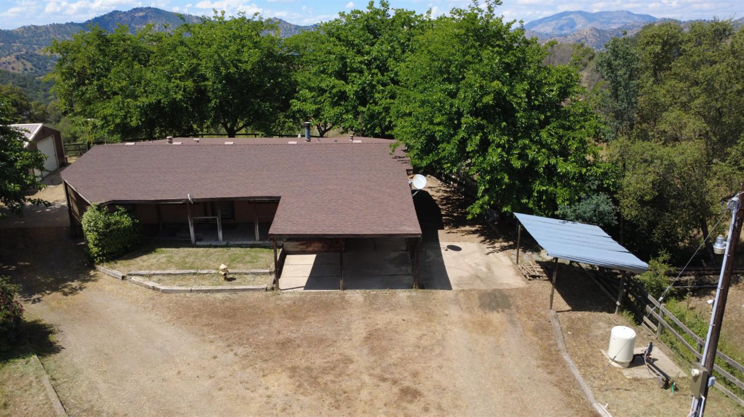39569 Clover Ln, Yokuts Valley, CA 93675