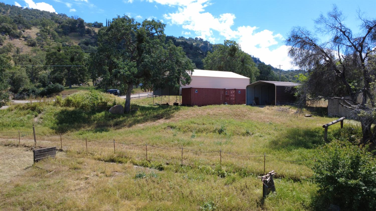 39569 Clover Ln, Yokuts Valley, CA 93675