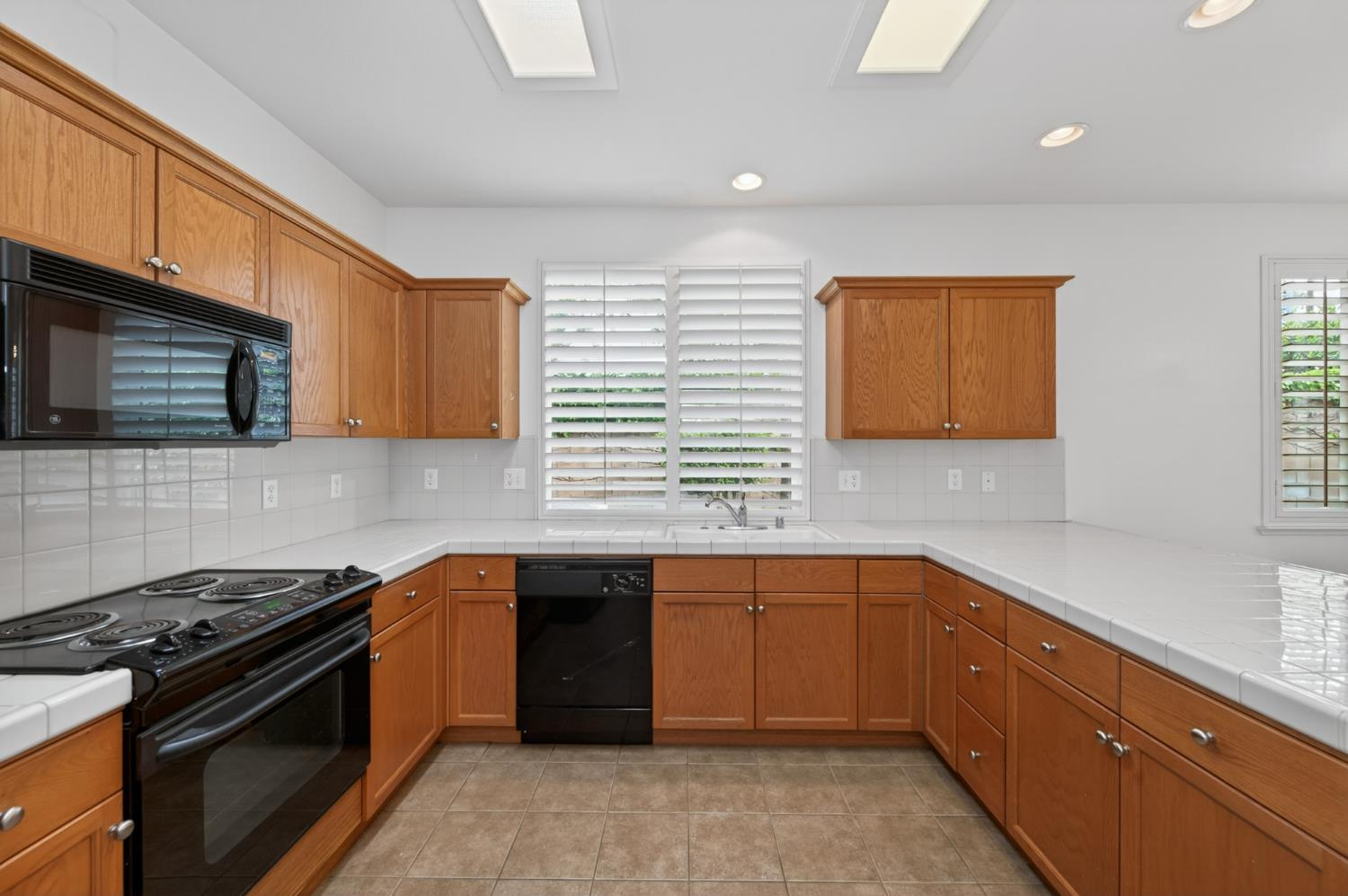 4113 W Cherry Tree Ln, Fresno, CA 93722