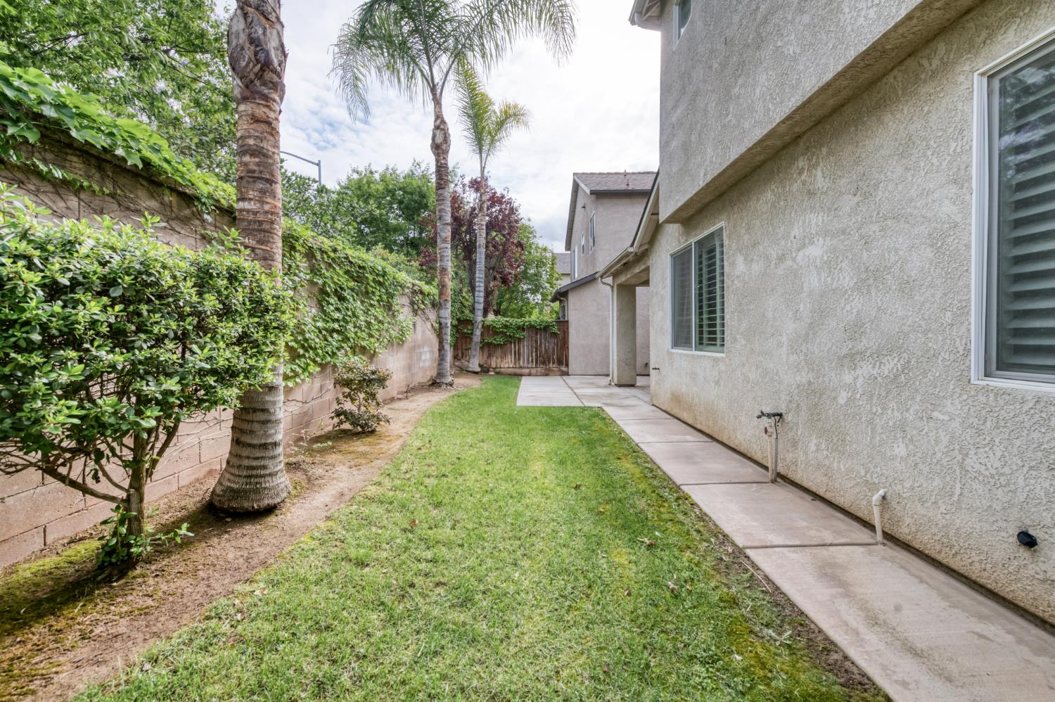 4113 W Cherry Tree Ln, Fresno, CA 93722