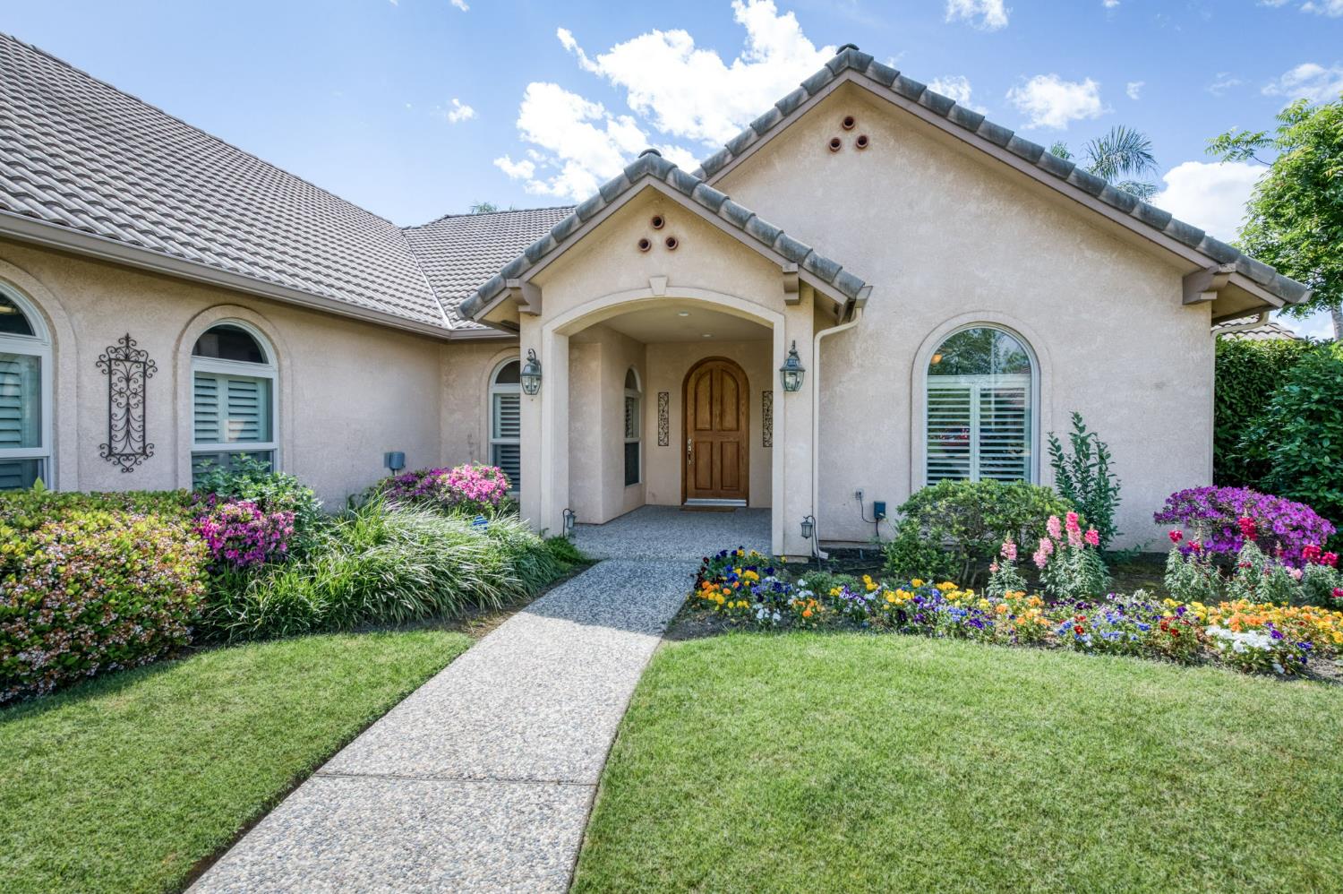 4907 Lakewood Ct, Visalia, CA 93291