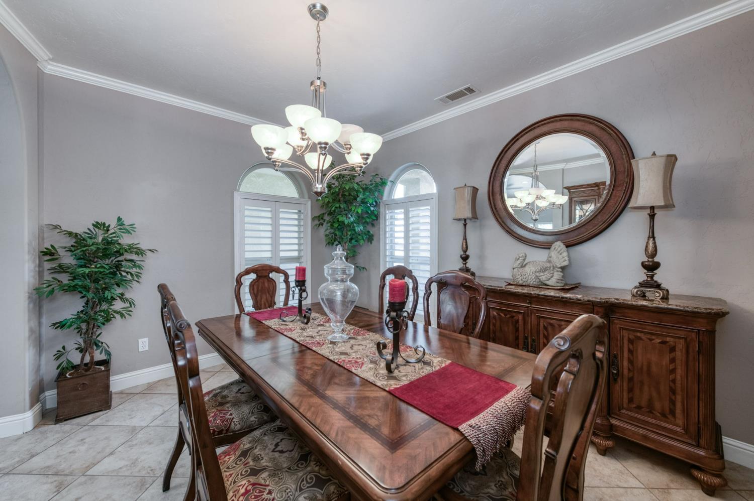 4907 Lakewood Ct, Visalia, CA 93291