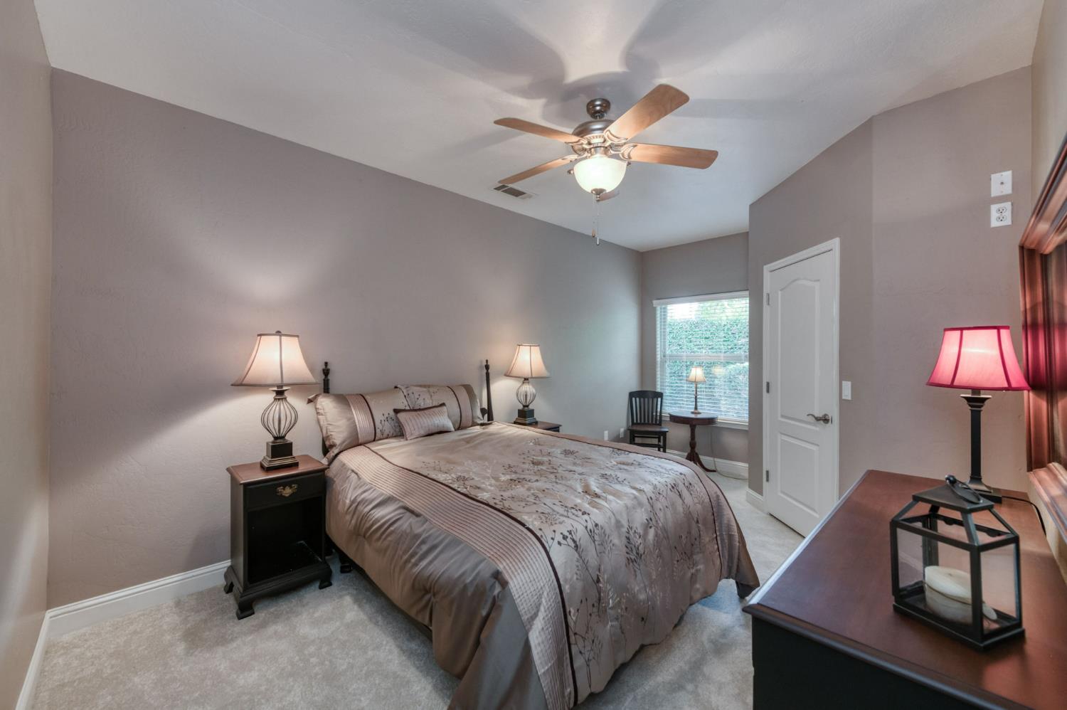 4907 Lakewood Ct, Visalia, CA 93291