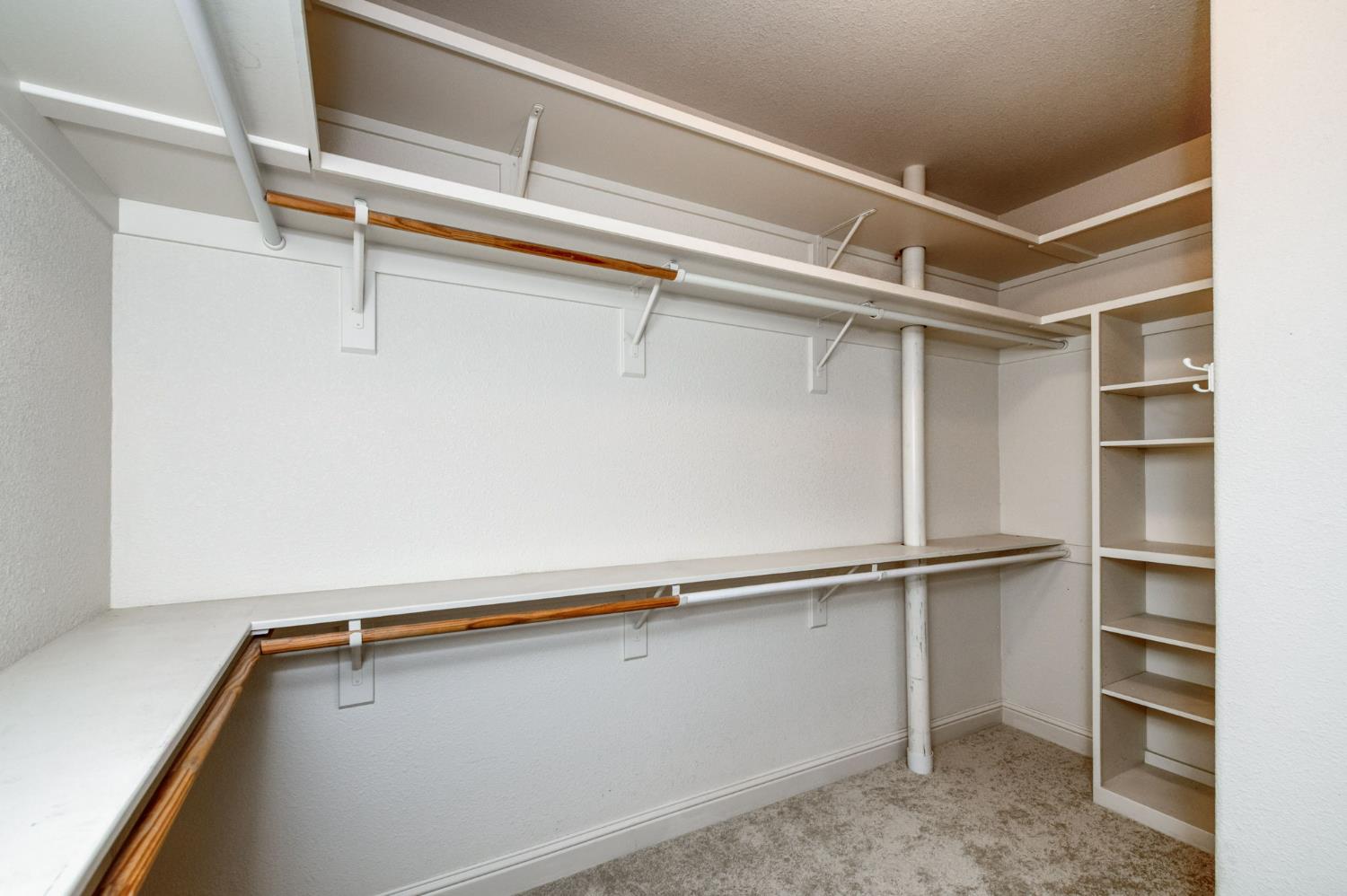 4907 Lakewood Ct, Visalia, CA 93291