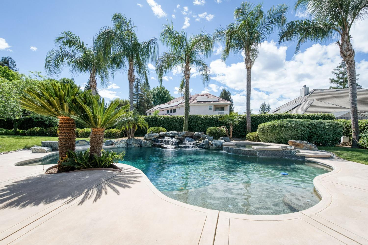 4907 Lakewood Ct, Visalia, CA 93291