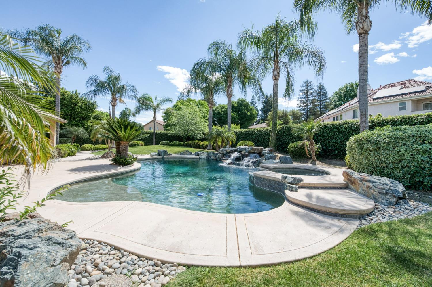 4907 Lakewood Ct, Visalia, CA 93291