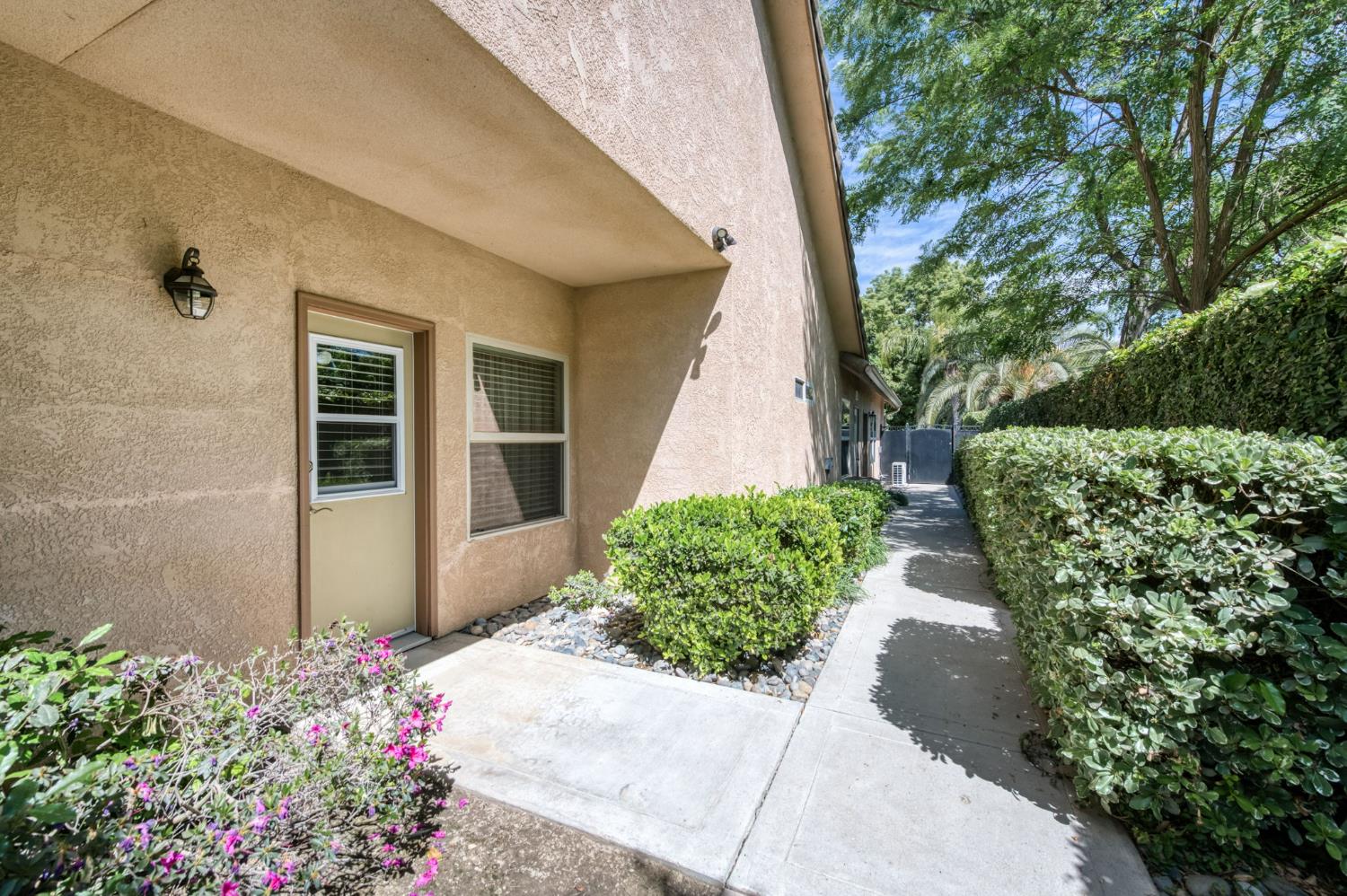 4907 Lakewood Ct, Visalia, CA 93291