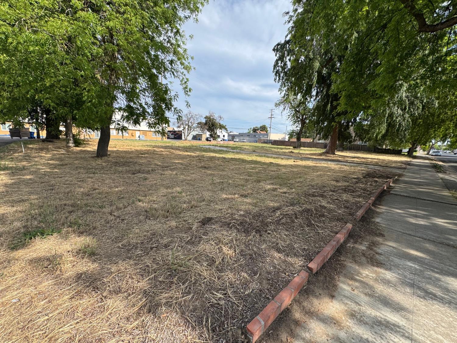 224 234 N Maple Ave, Manteca, CA 95336