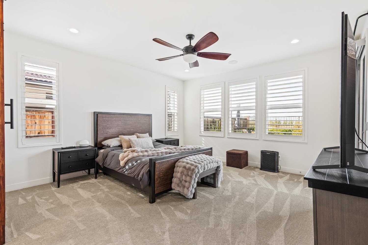 4530 Hillside Rd, Madera, CA 93636