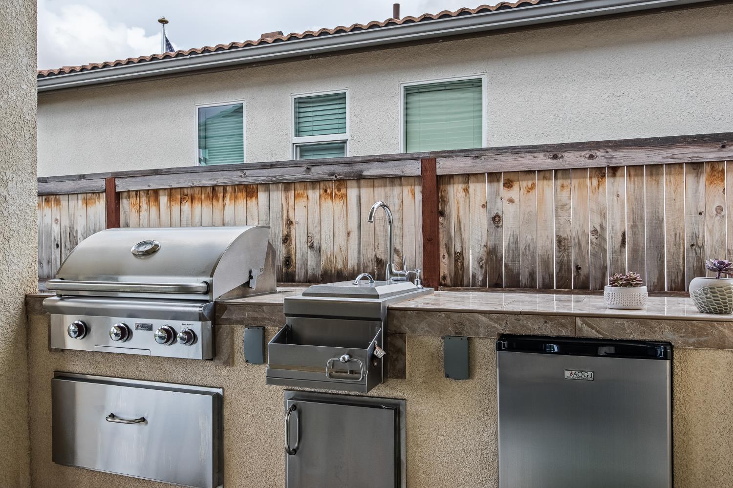 4530 Hillside Rd, Madera, CA 93636