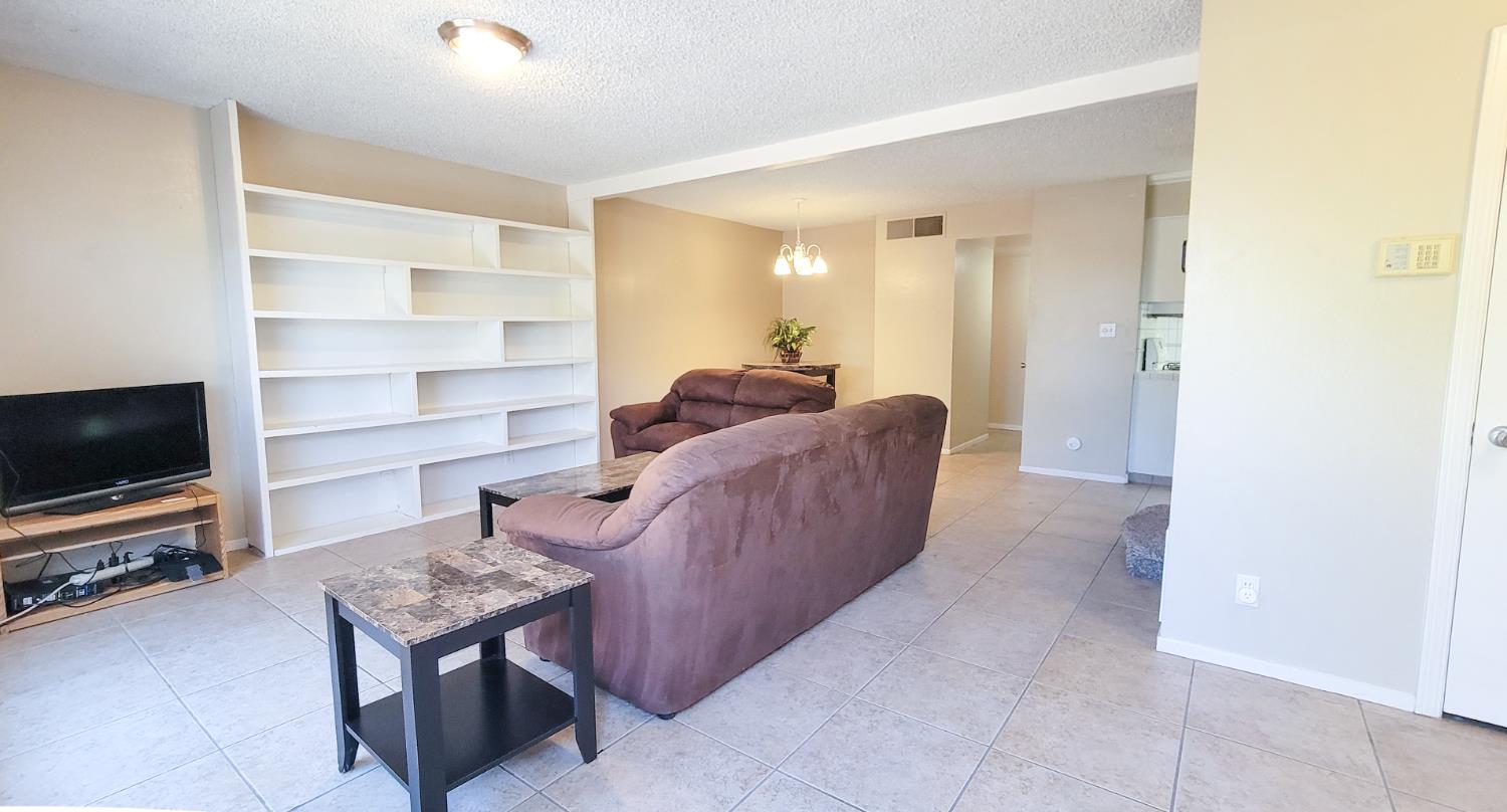 6680 N 3rd St, Fresno, CA 93710