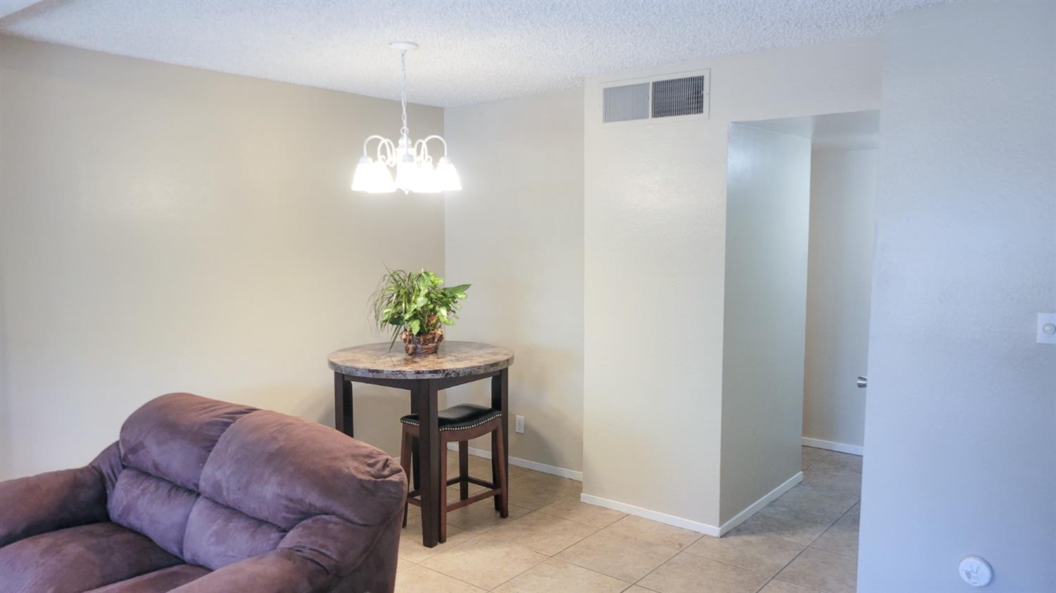 6680 N 3rd St, Fresno, CA 93710