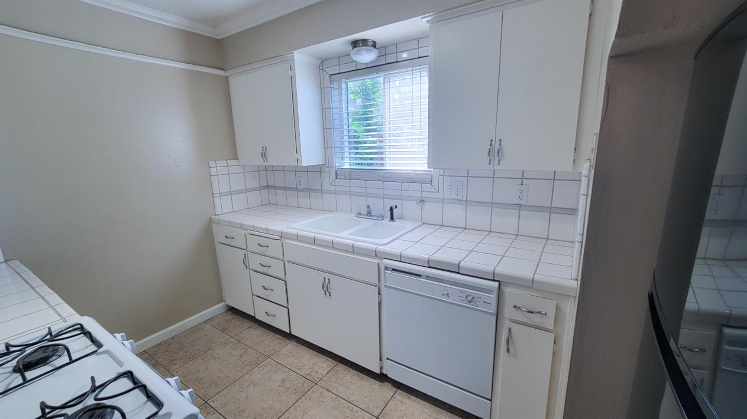 6680 N 3rd St, Fresno, CA 93710